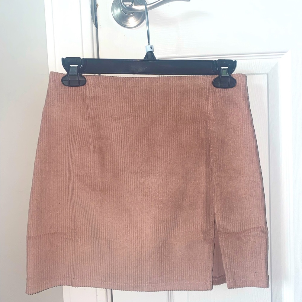 PRINCESS POLLY LIGHT PINK VELVET TEXTURED SKIRT WITH SLIT AND SIDE ZIPPER